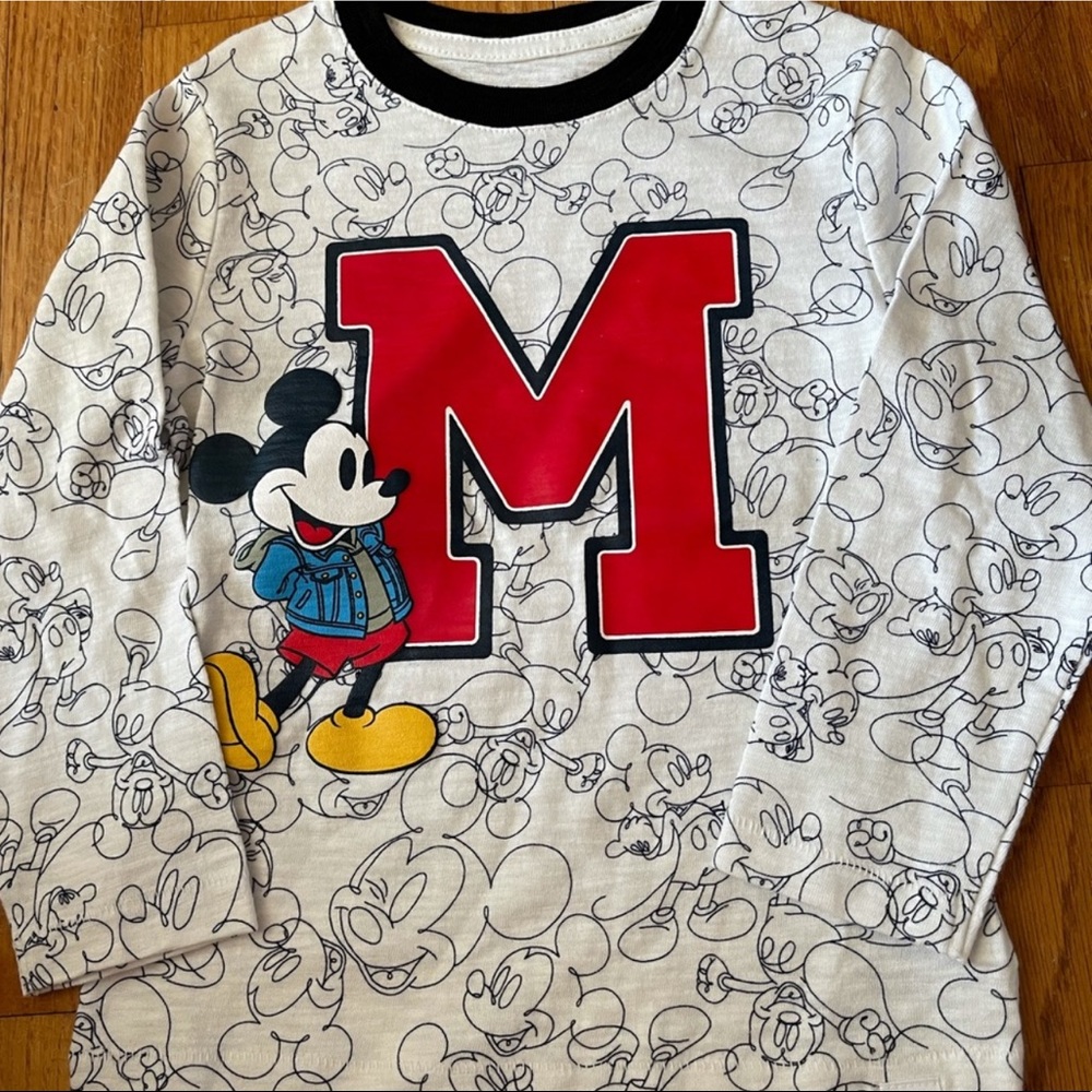 Very good condition only worn one time im Disney